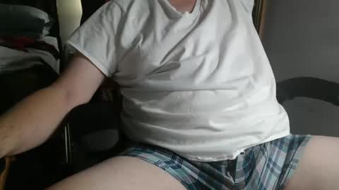 Snapshot of kev92569 chatting on February 2, 1:19 pm kev92569 online show from February 2, 1:19 pm