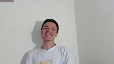 Snapshot of kevin_8686 chatting on May 25, 4:51 am kevin_8686 online show from May 25, 4:51 am