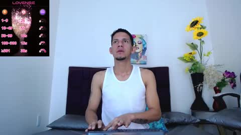 Snapshot of kevin__max_ chatting on March 1, 7:15 pm Kev online show from March 1, 7:15 pm