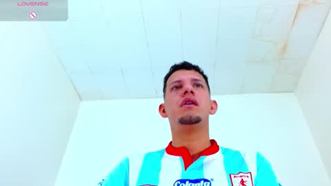 Snapshot of kevin__max_ chatting on October 6, 7:11 pm Kev online show from October 6, 7:11 pm