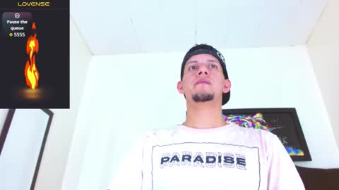 Snapshot of kevin__max_ chatting on November 18, 7:18 pm Kev online show from November 18, 7:18 pm