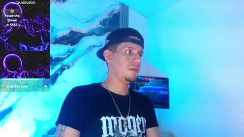 Snapshot of kevin__max_ chatting on May 31, 7:04 pm Kev online show from May 31, 7:04 pm