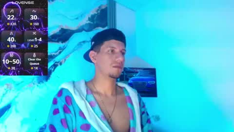 Snapshot of kevin__max_ chatting on June 1, 7:26 pm Kev online show from June 1, 7:26 pm