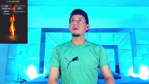 Snapshot of kevin__max_ chatting on July 22, 7:16 pm Kev online show from July 22, 7:16 pm
