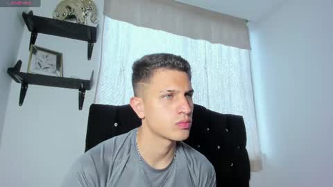 Snapshot of kevin_ahs1 chatting on June 9, 10:32 pm Kevin Ahs online show from June 9, 10:32 pm