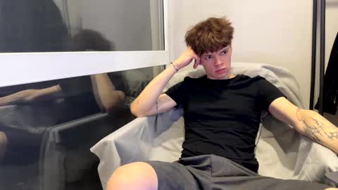 Snapshot of kevin_bucks chatting on February 8, 12:52 pm Kevin online show from February 8, 12:52 pm