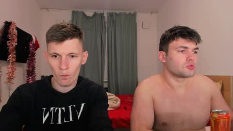 Snapshot of kevin_hornyyy chatting on December 18, 5:52 pm kevin online show from December 18, 5:52 pm