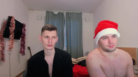 Snapshot of kevin_hornyyy chatting on December 20, 1:11 pm kevin online show from December 20, 1:11 pm
