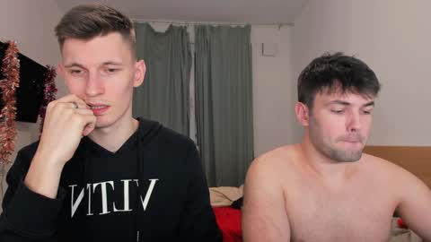 Snapshot of kevin_hornyyy chatting on December 20, 7:17 pm kevin online show from December 20, 7:17 pm