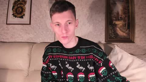 Snapshot of kevin_hornyyy chatting on January 2, 3:40 pm kevin online show from January 2, 3:40 pm