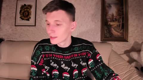 Snapshot of kevin_hornyyy chatting on January 3, 3:44 pm kevin online show from January 3, 3:44 pm