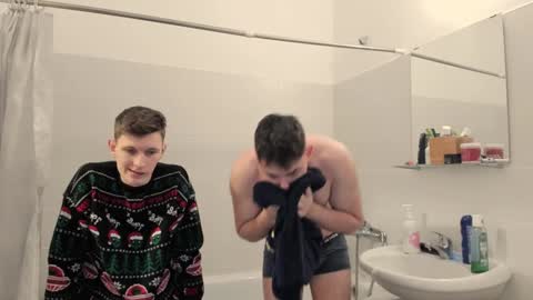 Snapshot of kevin_hornyyy chatting on January 10, 3:27 pm kevin online show from January 10, 3:27 pm