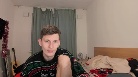 Snapshot of kevin_hornyyy chatting on January 20, 10:48 pm kevin online show from January 20, 10:48 pm