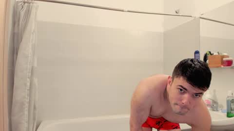 Snapshot of kevin_hornyyy chatting on January 23, 3:32 pm kevin online show from January 23, 3:32 pm