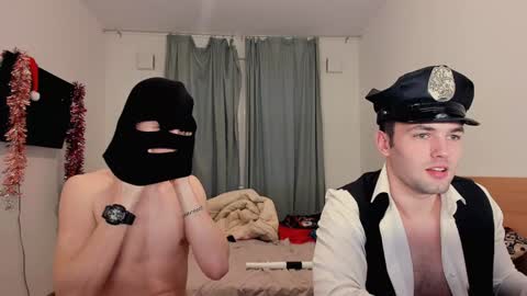 Snapshot of kevin_hornyyy chatting on February 7, 4:46 pm kevin online show from February 7, 4:46 pm