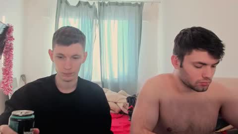 Snapshot of kevin_hornyyy chatting on February 16, 12:21 pm kevin online show from February 16, 12:21 pm