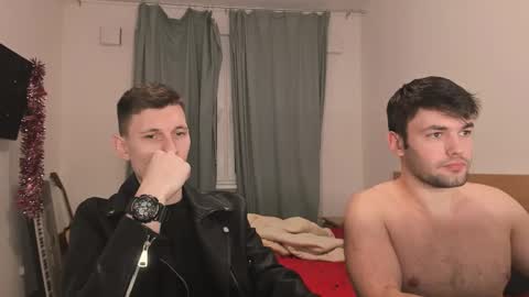 Snapshot of kevin_hornyyy chatting on February 16, 6:32 pm kevin online show from February 16, 6:32 pm