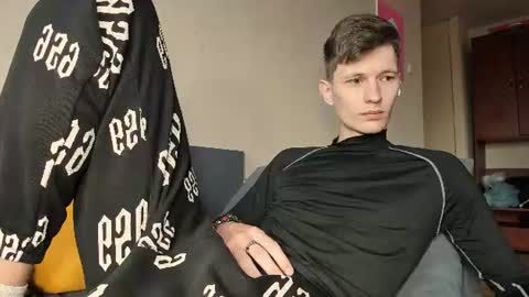 Snapshot of kevin_hornyyy chatting on June 18, 12:20 pm kevin online show from June 18, 12:20 pm