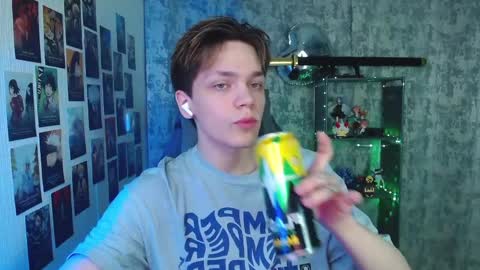 Kevin online show from April 9, 4:23 am