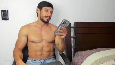 kevin_malone22 online show from November 17, 10:59 pm