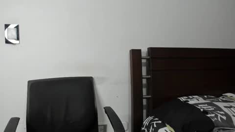 kevin_malone22 online show from December 14, 11:53 pm