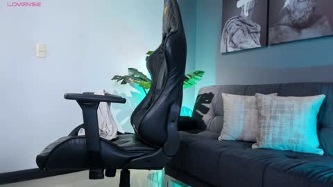 kevin montoya online show from January 18, 1:30 am