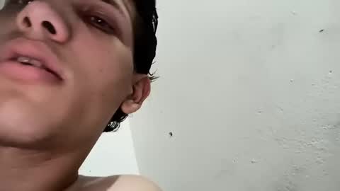 Snapshot of kevinkewma chatting on February 1, 4:24 am kevinkewma online show from February 1, 4:24 am