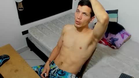 Snapshot of kevinkewma chatting on October 19, 12:17 pm kevinkewma online show from October 19, 12:17 pm