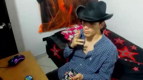 Snapshot of kevinkewma chatting on October 30, 11:55 am kevinkewma online show from October 30, 11:55 am