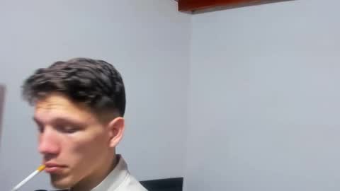 Snapshot of kevinkewma chatting on December 4, 10:35 am kevinkewma online show from December 4, 10:35 am