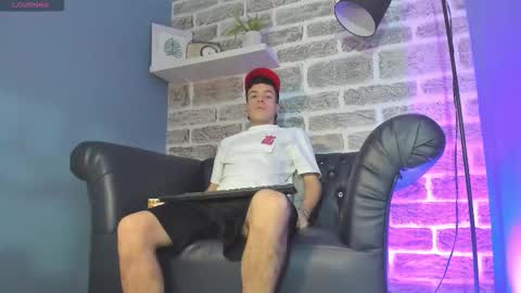 Sexy  Hot Kevin online show from December 2, 9:32 pm