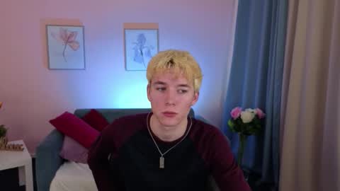 Snapshot of kevinparke chatting on February 24, 9:29 am Kevin online show from February 24, 9:29 am