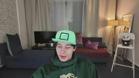 Snapshot of kevinstrike chatting on April 18, 8:20 pm kevinstrike online show from April 18, 8:20 pm