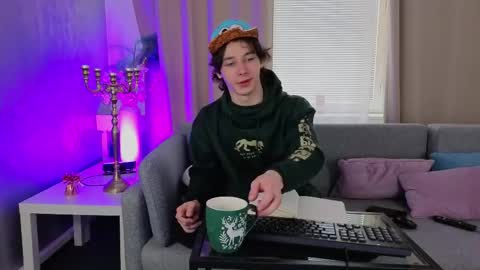 Snapshot of kevinstrike chatting on April 21, 1:28 pm kevinstrike online show from April 21, 1:28 pm