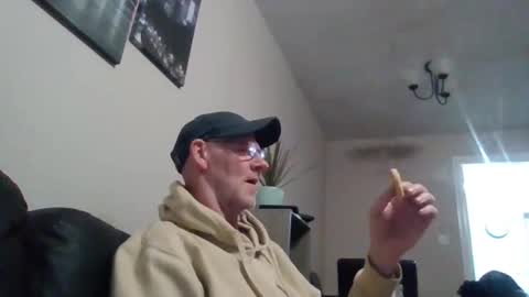 Snapshot of kevlooking4sez chatting on February 22, 7:36 pm kevlooking4sez online show from February 22, 7:36 pm