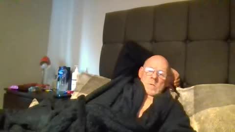 Snapshot of kevlooking4sez chatting on October 24, 11:50 am kevlooking4sez online show from October 24, 11:50 am