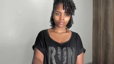 Keyara online show from June 14, 7:27 pm