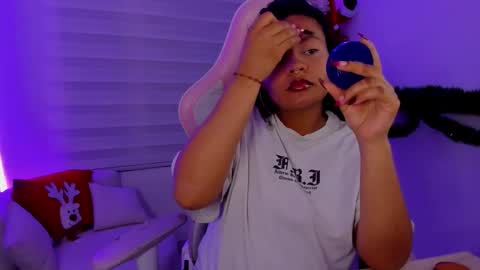 Snapshot of keyla_roberts_ chatting on November 27, 9:28 pm Adhara. Help me reach 100 likes online show from November 27, 9:28 pm