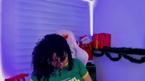 Snapshot of keyla_roberts_ chatting on November 29, 8:34 pm Adhara. Help me reach 100 likes online show from November 29, 8:34 pm