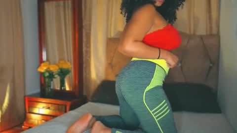 Snapshot of keyla_roberts_ chatting on February 20, 6:26 am Adhara. Help me reach 100 likes online show from February 20, 6:26 am