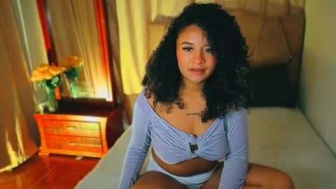 Snapshot of keyla_roberts_ chatting on February 21, 10:27 am Adhara. Help me reach 100 likes online show from February 21, 10:27 am