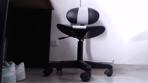     online show from November 13, 4:06 pm