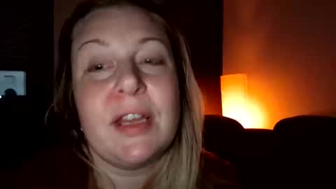 Snapshot of khaleesi0890 chatting on November 13, 9:47 pm khaleesi0890 online show from November 13, 9:47 pm