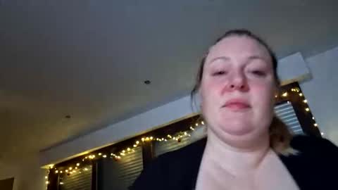 Snapshot of khaleesi0890 chatting on November 18, 8:24 pm khaleesi0890 online show from November 18, 8:24 pm