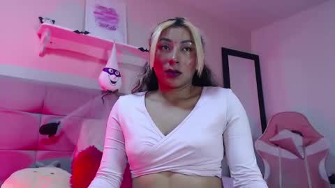 Snapshot of khaleesi_j chatting on October 17, 3:42 am khaleesi_j online show from October 17, 3:42 am
