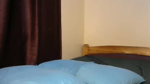 Snapshot of khalidnatasha chatting on March 1, 12:12 am khalidnatasha online show from March 1, 12:12 am