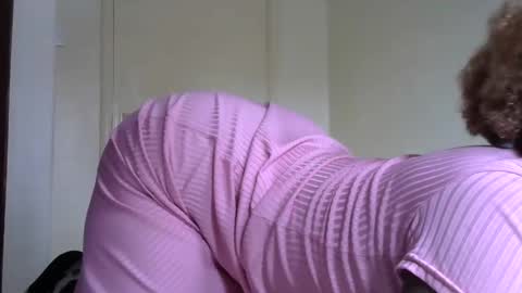 Snapshot of khalidnatasha chatting on March 27, 9:53 am khalidnatasha online show from March 27, 9:53 am