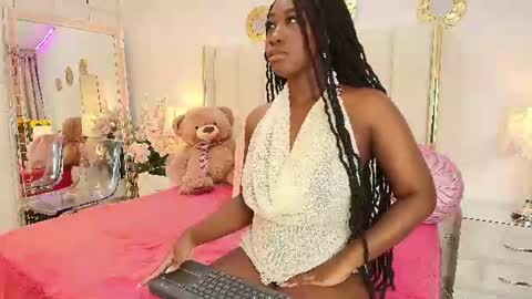 Snapshot of khalimaxwell chatting on June 18, 3:29 am khalimaxwell online show from June 18, 3:29 am