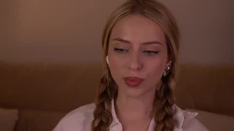 khalishy online show from April 9, 8:25 pm