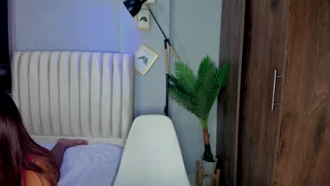 khate_smith online show from June 3, 4:45 pm